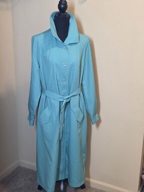 Vintage 1970's Misty Harbor Women's Turqoise Trench Coat with Belt S12R
